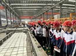 校企融合：建筑专业21301班学生走进远大住工车间